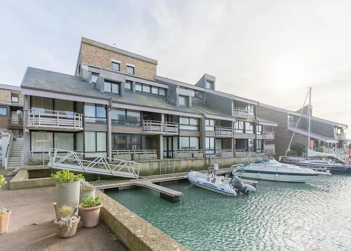 Apartment 121 Marinas - 3 Bedroom - Parking Deauville