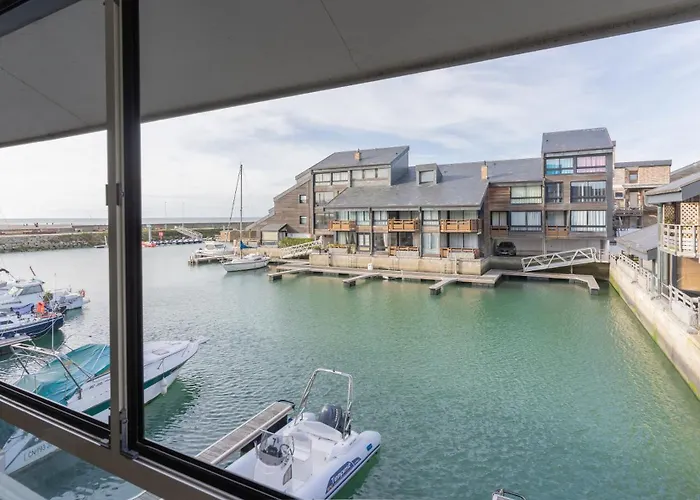 Apartment 121 Marinas - 3 Bedroom - Parking *